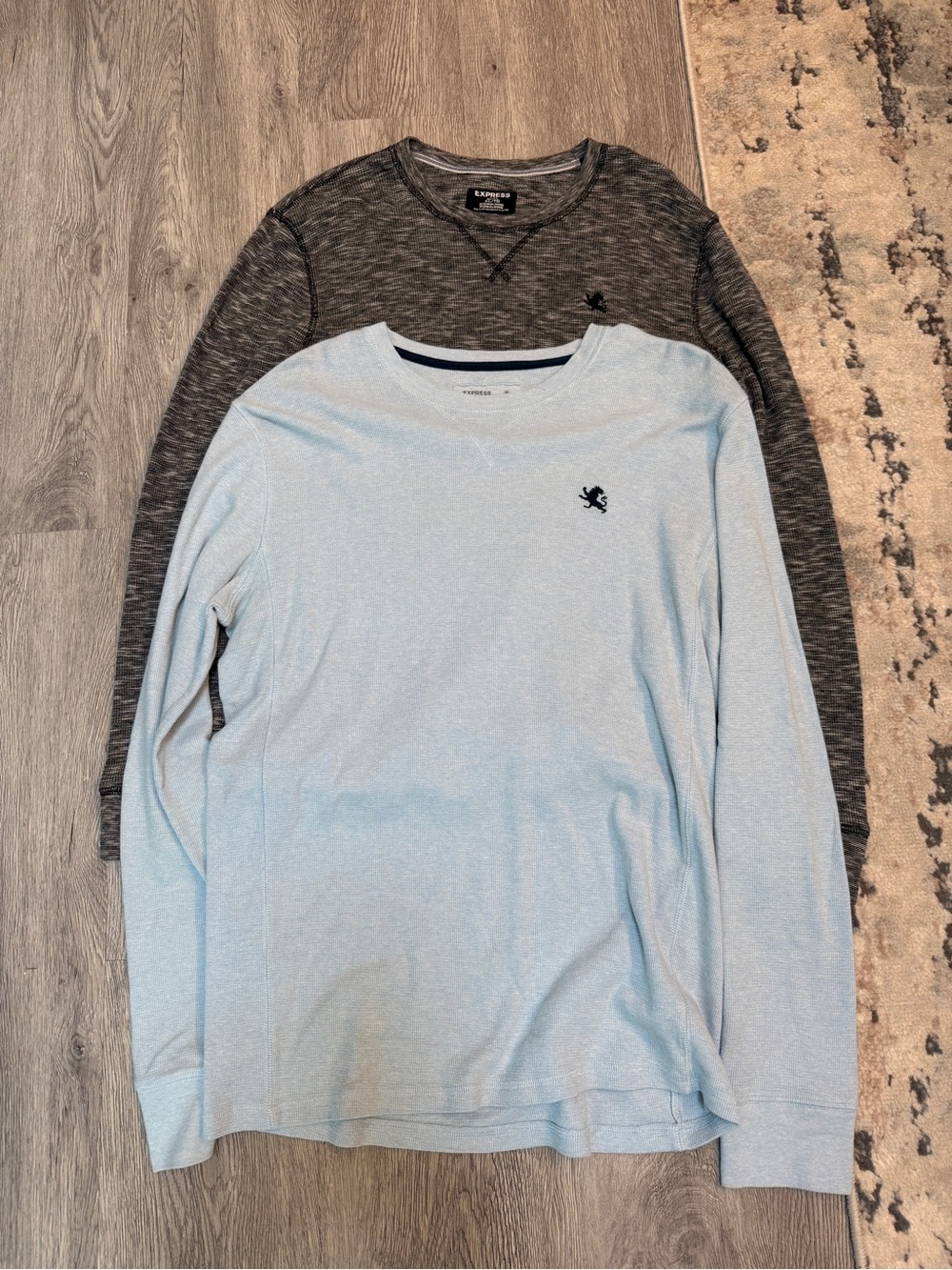 (2) Express Long Sleeve Waffle Knit Shirt Mens Large Gray/Blue Heather Pullover